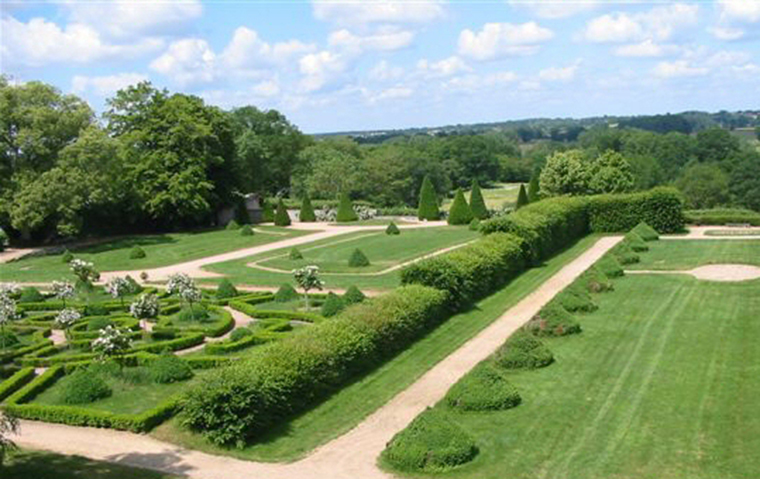 Jardins du château de Beauvoir à Saint Pourçain sur Besbre